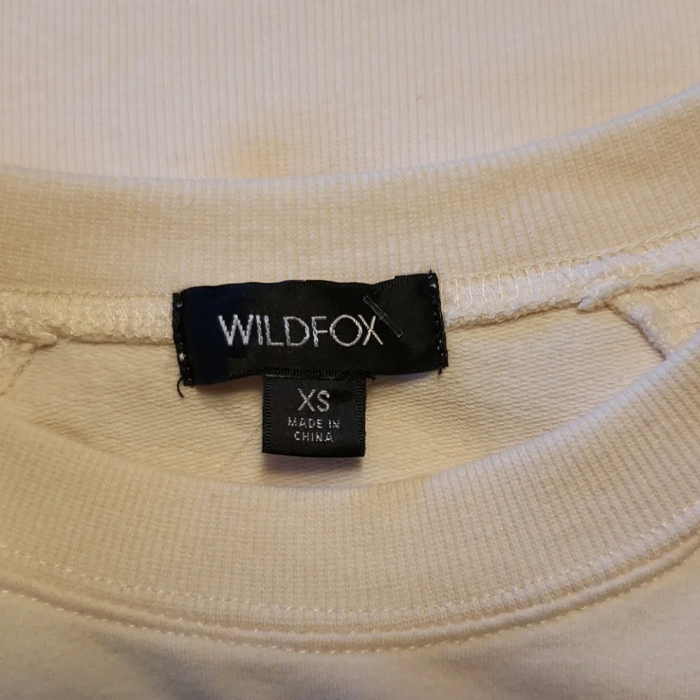 NWT Wildfox "All you need is love" Sweatshirt - Picture 7 of 7